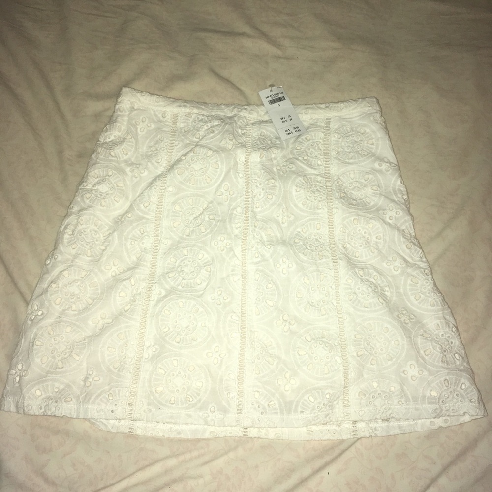 Hollister white lace skirt NEW WITH TAGS (size 5)
